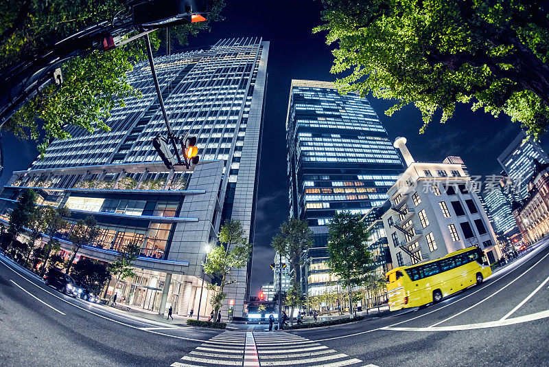 东京，日本东京站的城市景观