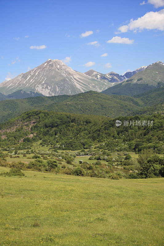 意大利阿布鲁佐山区景观