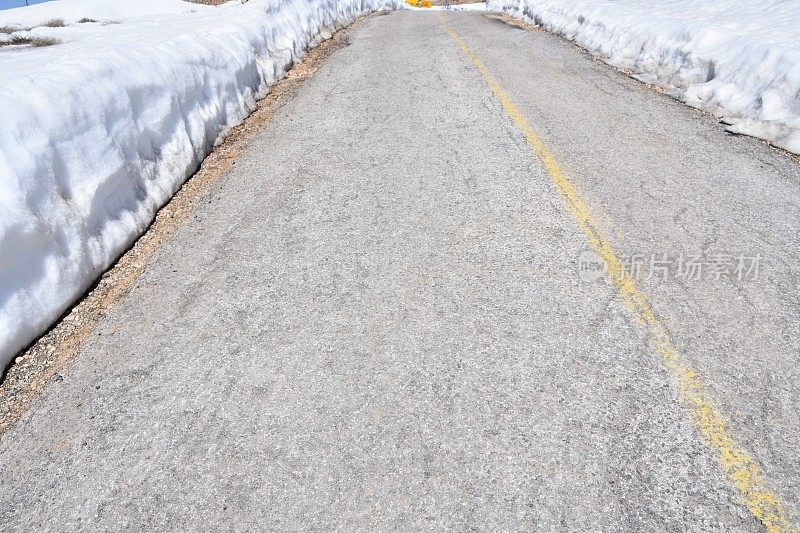 冬天的乡村道路