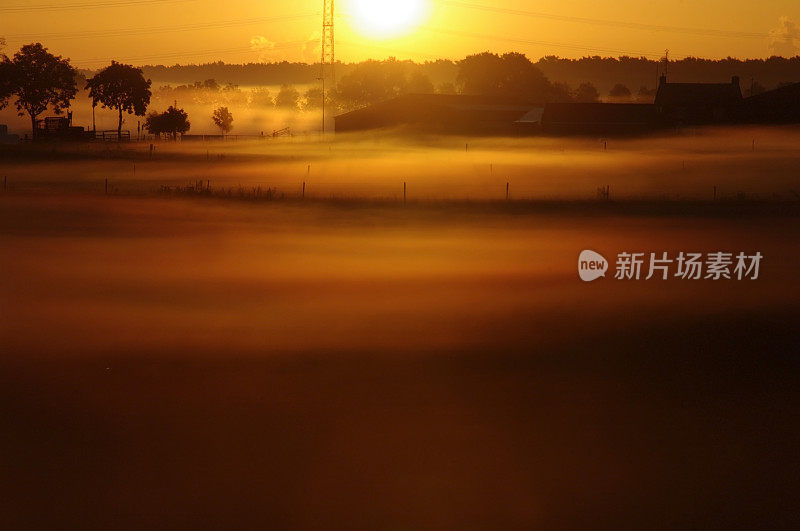 日出时的神秘景观