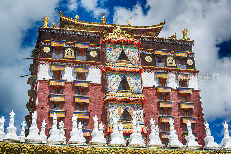 西藏东部安多合作座密勒日巴寺