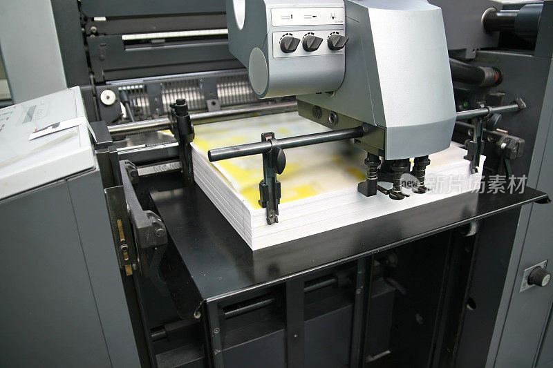 胶印机