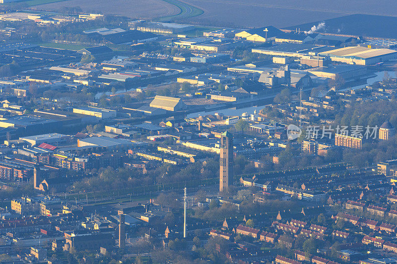 鸟瞰图的Emmeloord在Noordoostpolder，荷兰