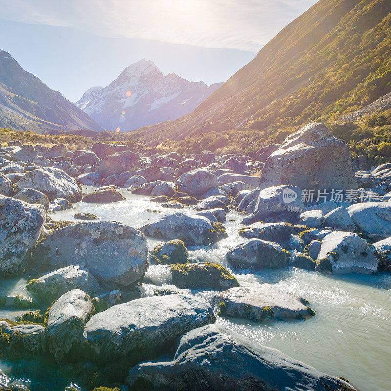 夏季新西兰库克山风景优美