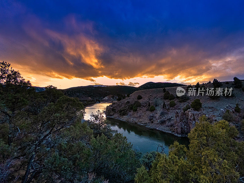 科罗拉多河风景春天日落景观