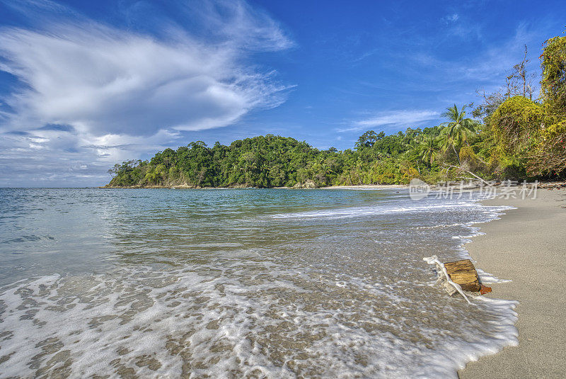 哥斯达黎加太平洋海岸曼努埃尔・安东尼奥国家公园的野性海岸美景