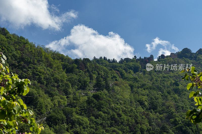 通往科莫湖畔布鲁纳特的缆车