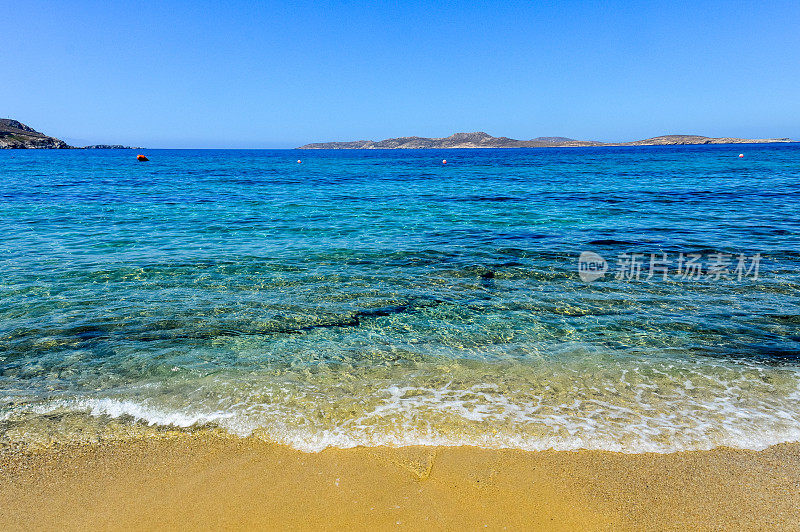 美丽的海滩和热带海洋-米科诺斯，希腊