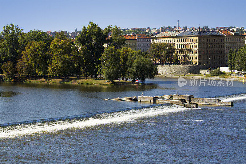 布拉格伏尔塔瓦河上的堰