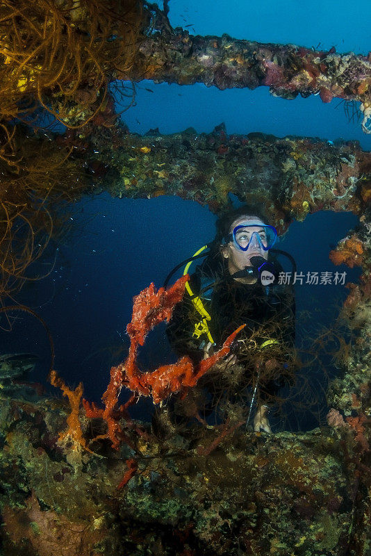 沉船潜水