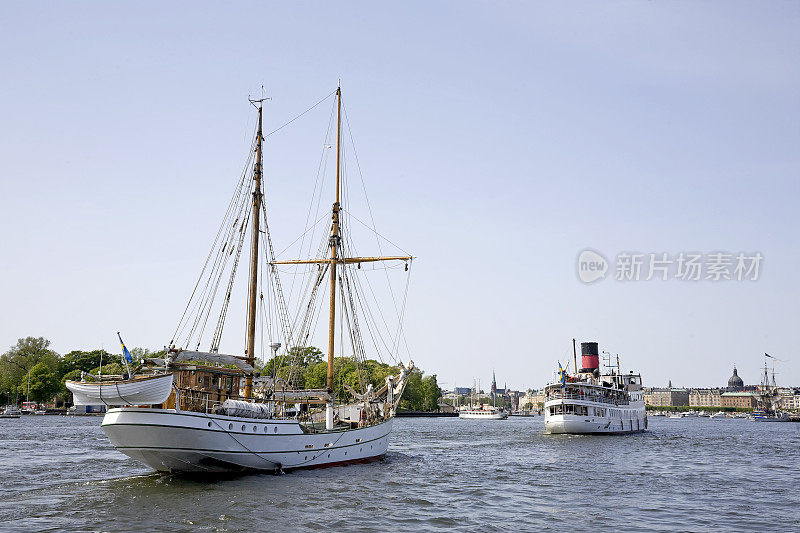 接近瑞典斯德哥尔摩的老式船只。