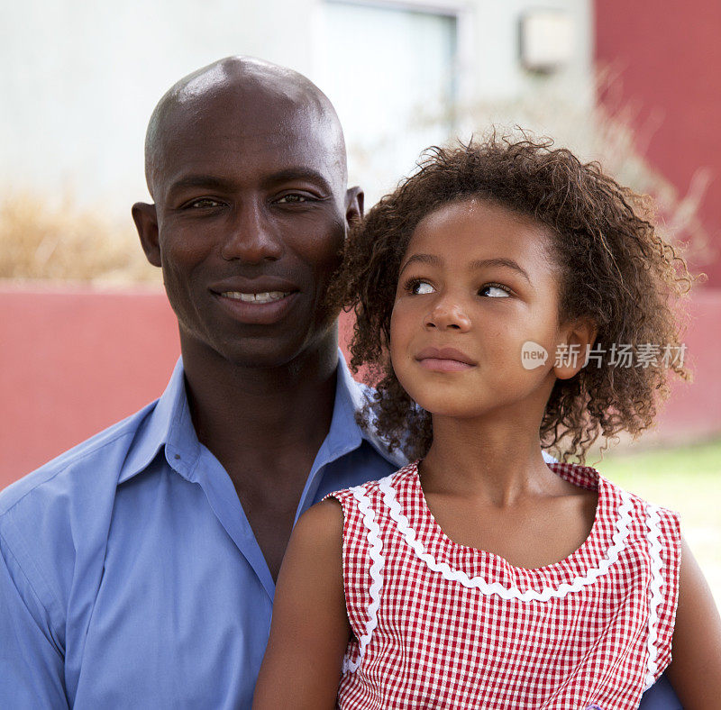 非裔美国人父亲和女儿