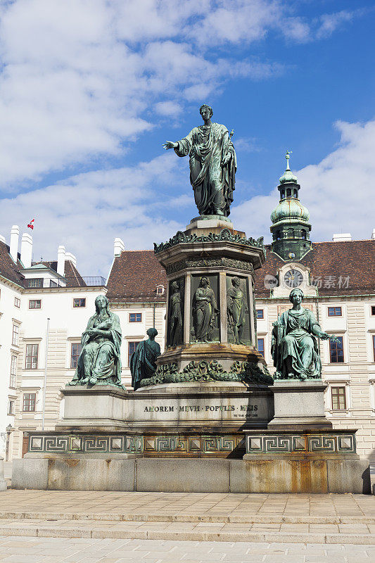 霍夫堡宫的弗朗西斯二世雕像