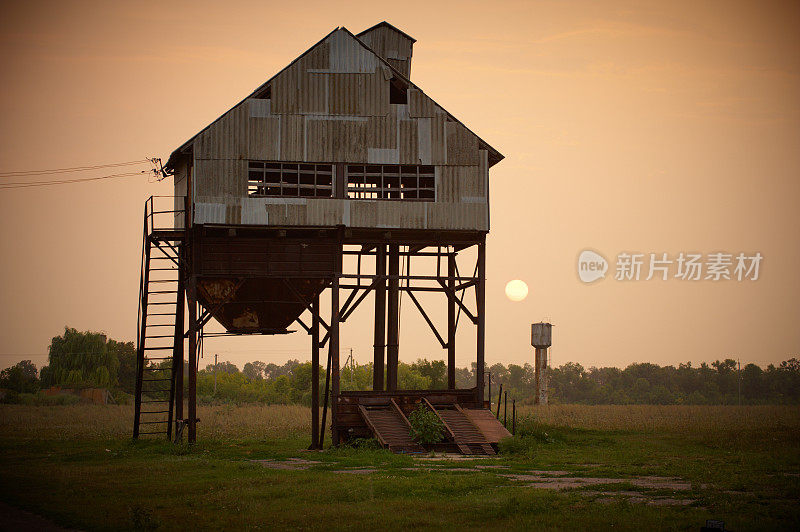 超现实的小屋