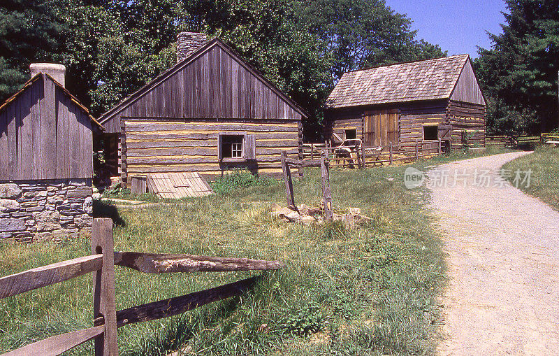 古老的小木屋和小路兰迪斯山谷村兰开斯特宾夕法尼亚州