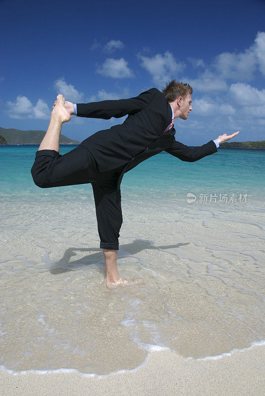 瑜伽适合海滩