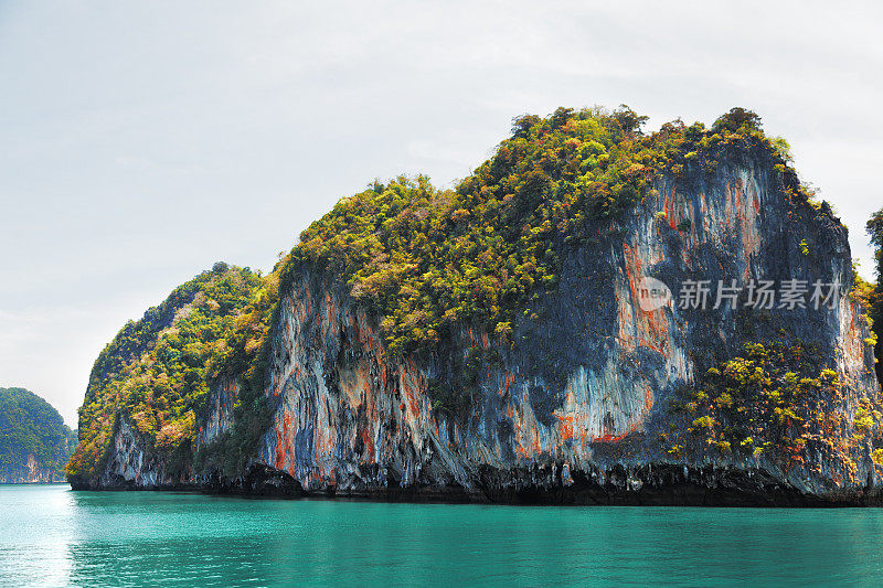 泰国普吉岛附近的攀雅群岛