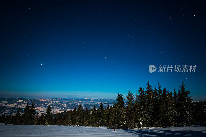 雪山里的夜星