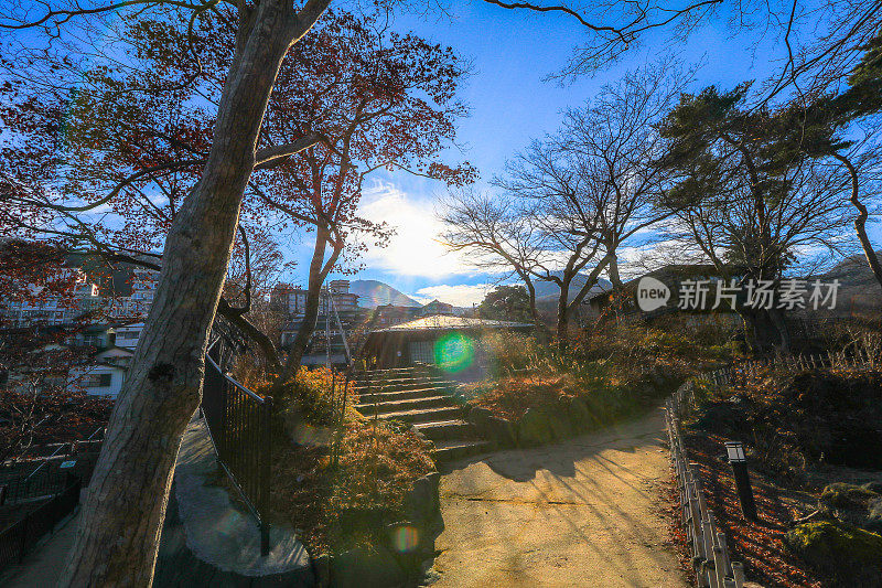 秋日的Ikaho温泉是日本群马县著名的春莲山东坡上的温泉小镇。