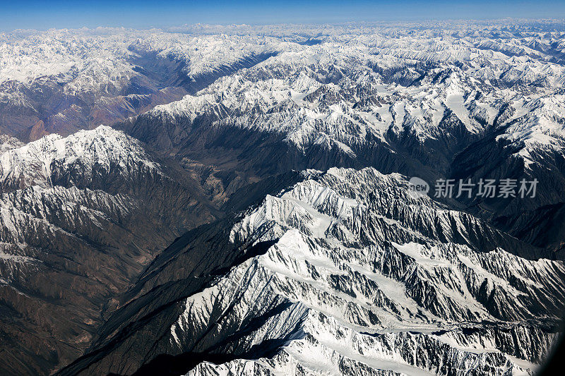 从空中鸟瞰侯赛因阿巴德，苏斯特，巴基斯坦，喀喇昆仑，中亚