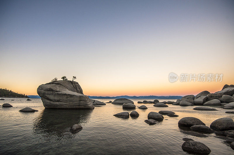 盆景岩，太浩湖