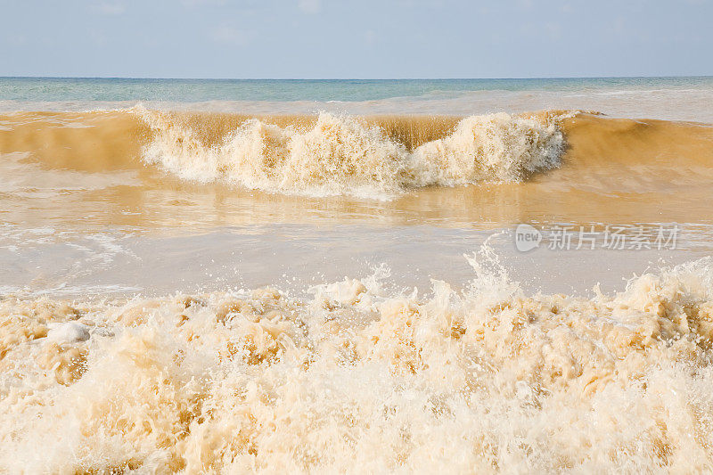 浑水浪