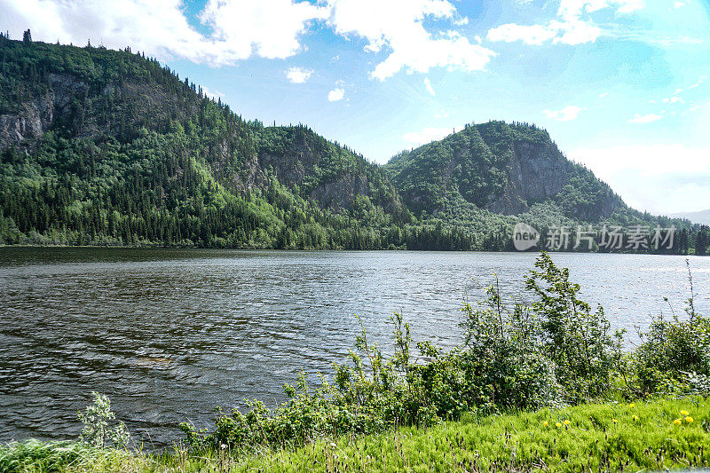 Chitina，夏天的湖