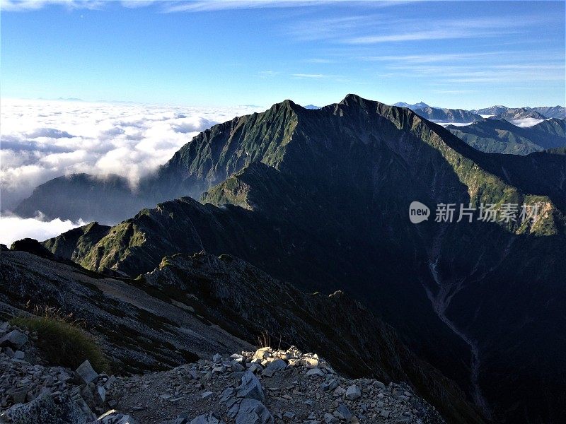 横跨富山和长野的上岛贵阁，日本