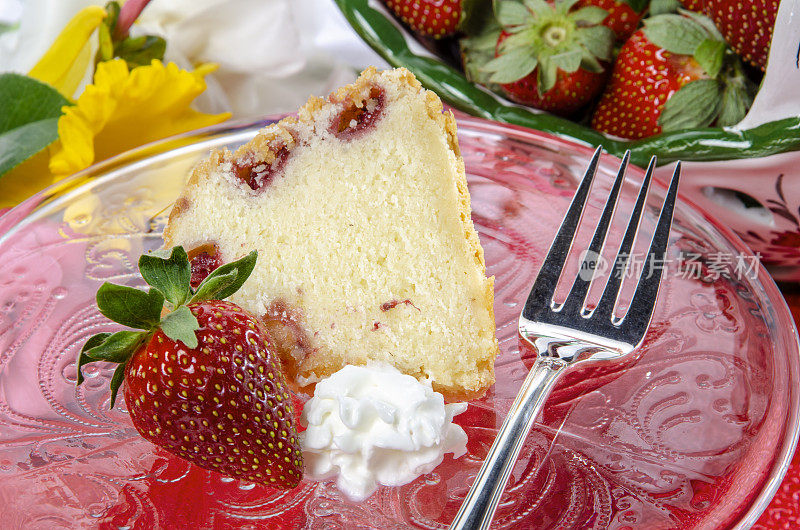 甜点:草莓磅蛋糕