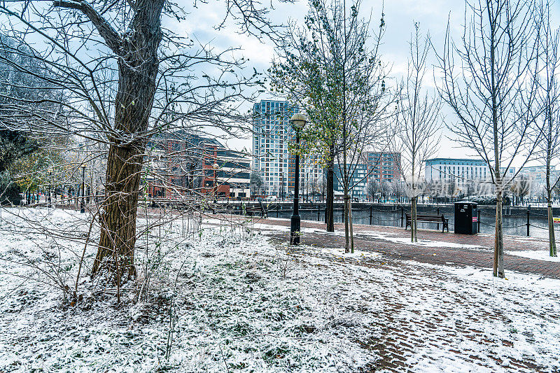 英国曼彻斯特12月下雪