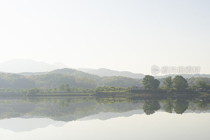 河边的风景