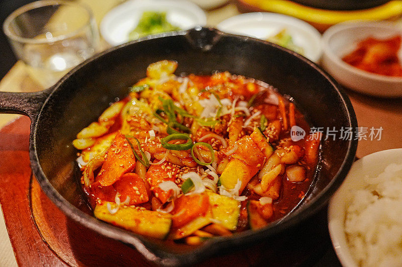 麻辣鱿鱼(韩国料理)