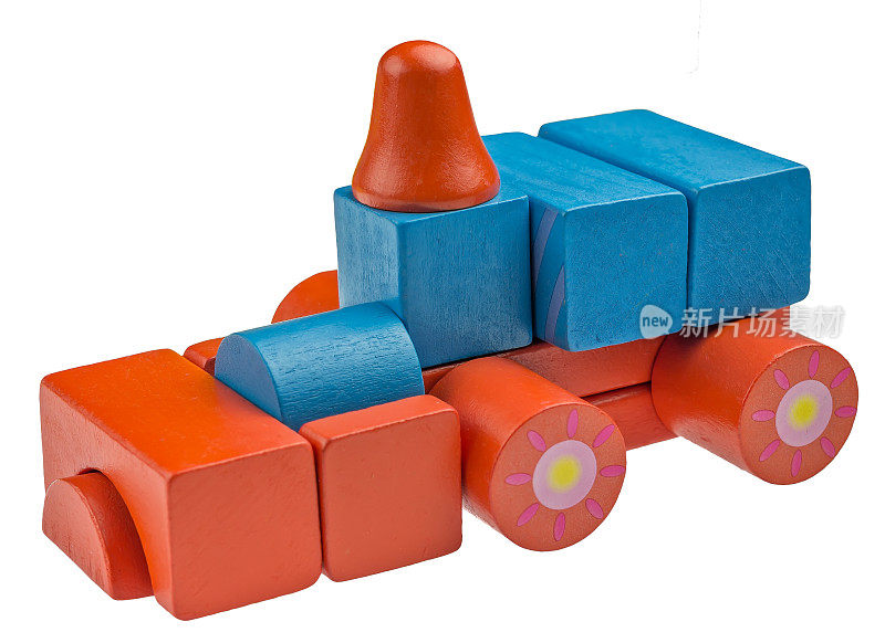 彩色积木制成的玩具车