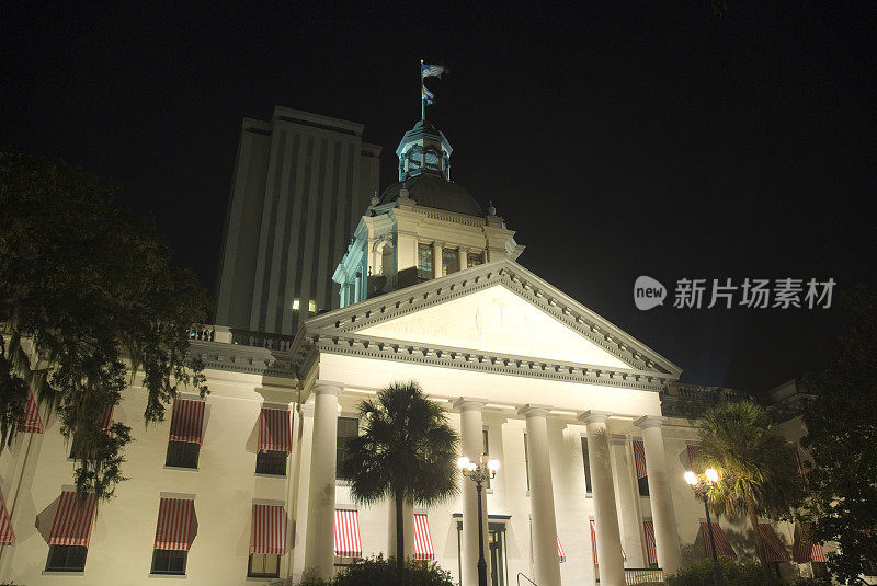 塔拉哈西的佛罗里达国会大厦夜景