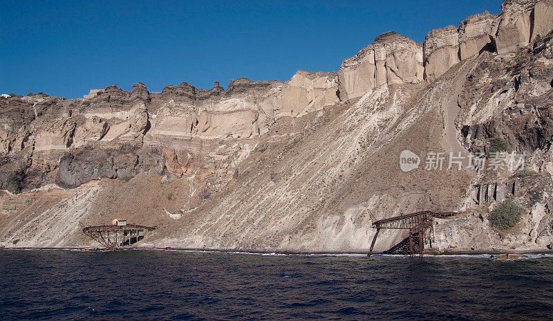 圣托里尼岛悬崖的火山口