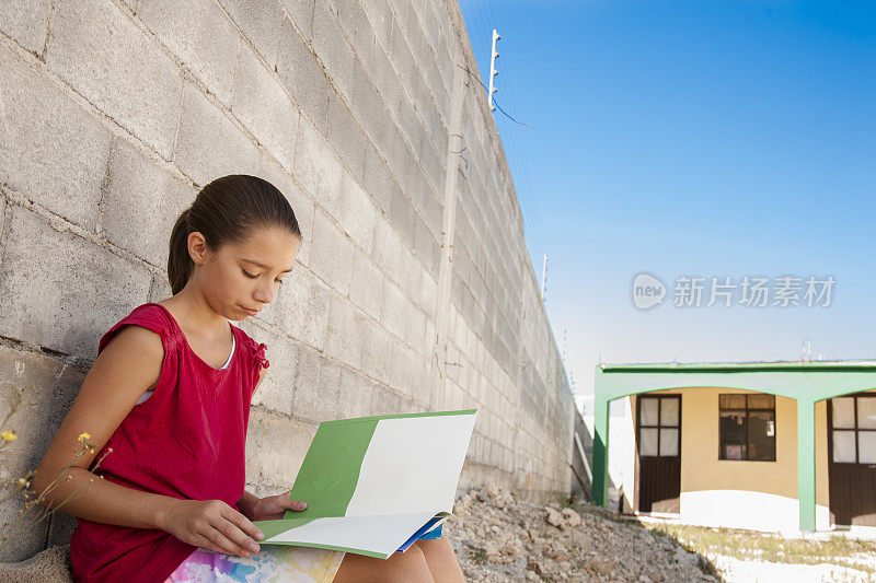 墨西哥学校的女学生。