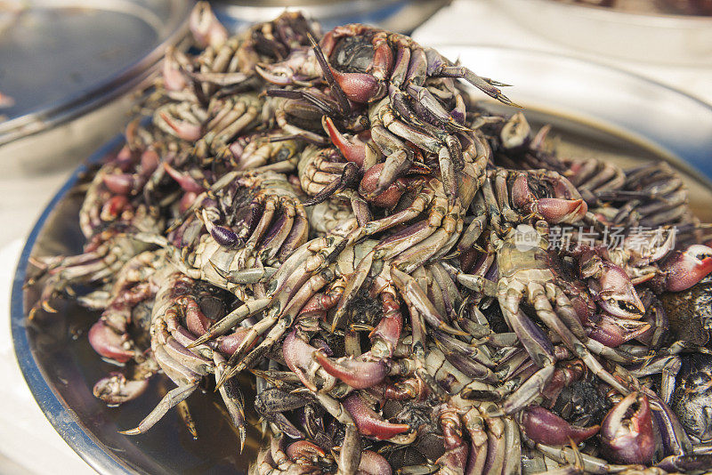 曼谷泰国螃蟹在耀华路唐人街市场出售