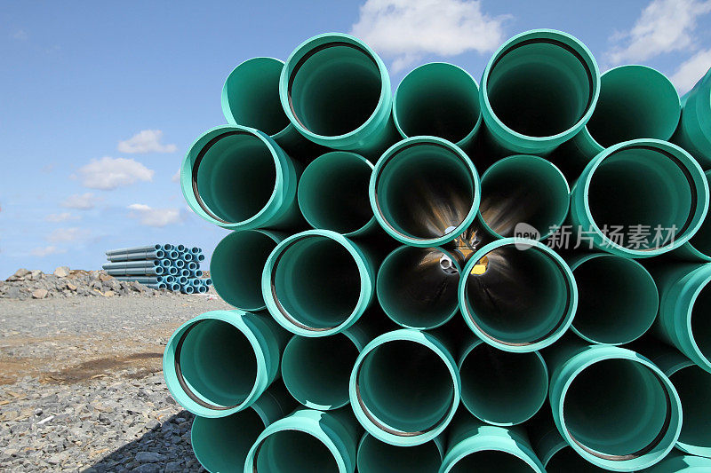 堆叠PVC水管