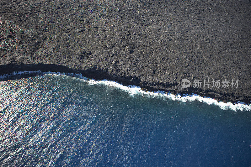 夏威夷海岸线熔岩流与太平洋