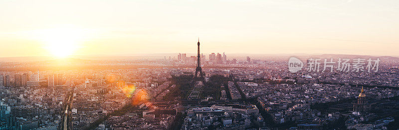 日落时分的巴黎全景