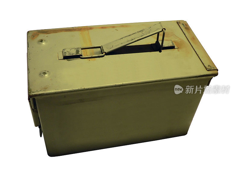 旧的绿色军事弹药锡。弹药盒。