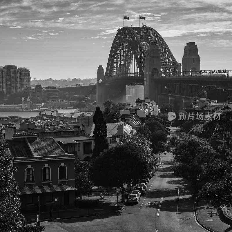 清晨的阳光和悉尼海港大桥