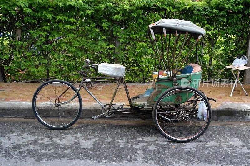 泰国华富里的老式三轮车