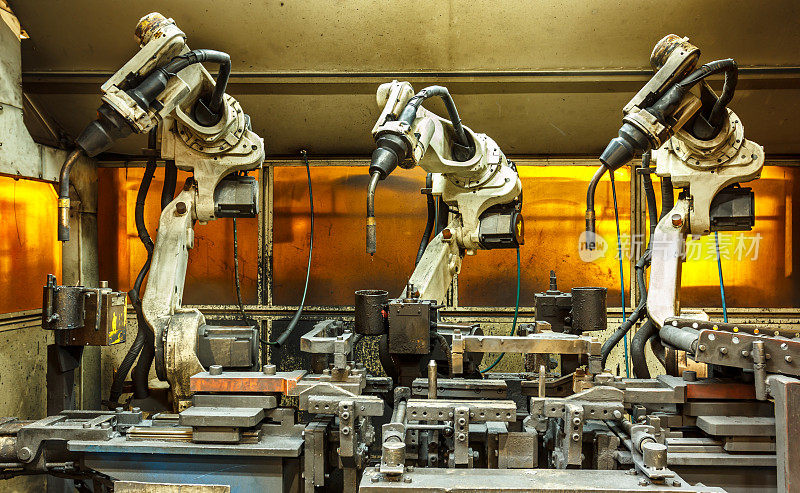 机器人焊接团队在汽车零部件行业