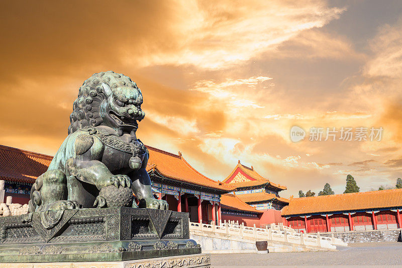 北京紫禁城的铜狮，中国的象征