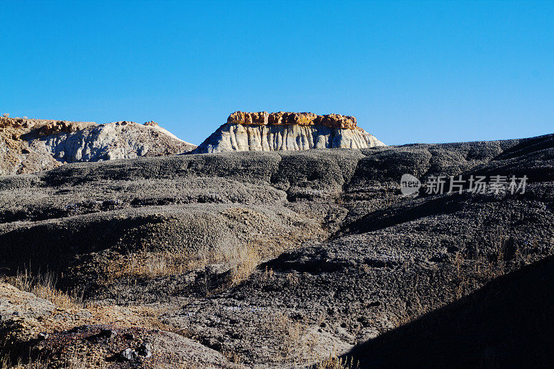 比斯提荒地，纳米:岩层，蓝天背景
