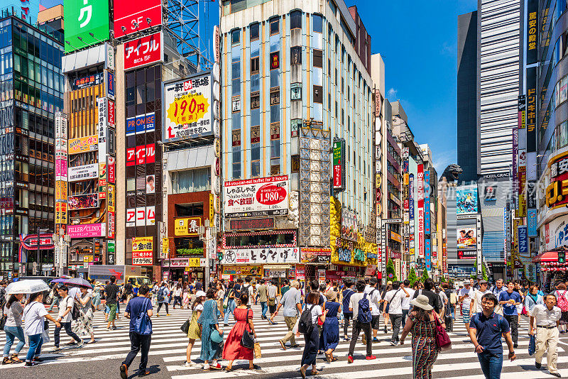 日本东京新宿区的街景