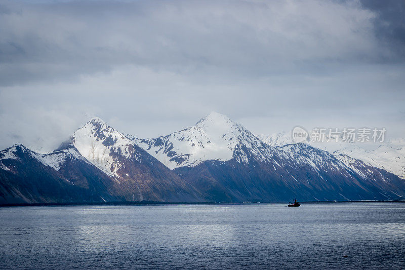 山脉和峡湾