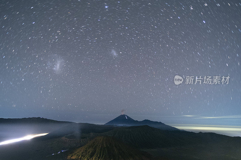 在印度尼西亚东爪哇岛的bromo火山的星迹