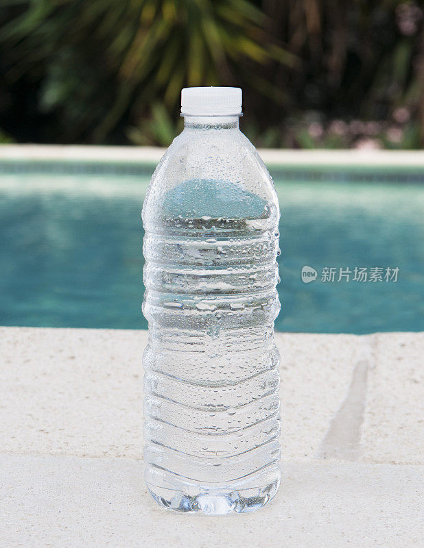 池畔瓶装水
